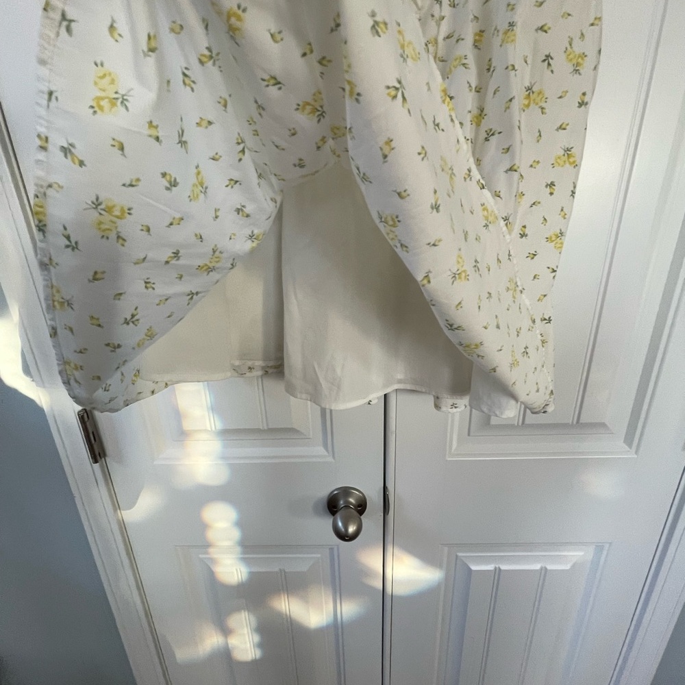 🆕 H&M Divided Summer White and Yellow Floral Dress Sz Large - Picture 5 of 7